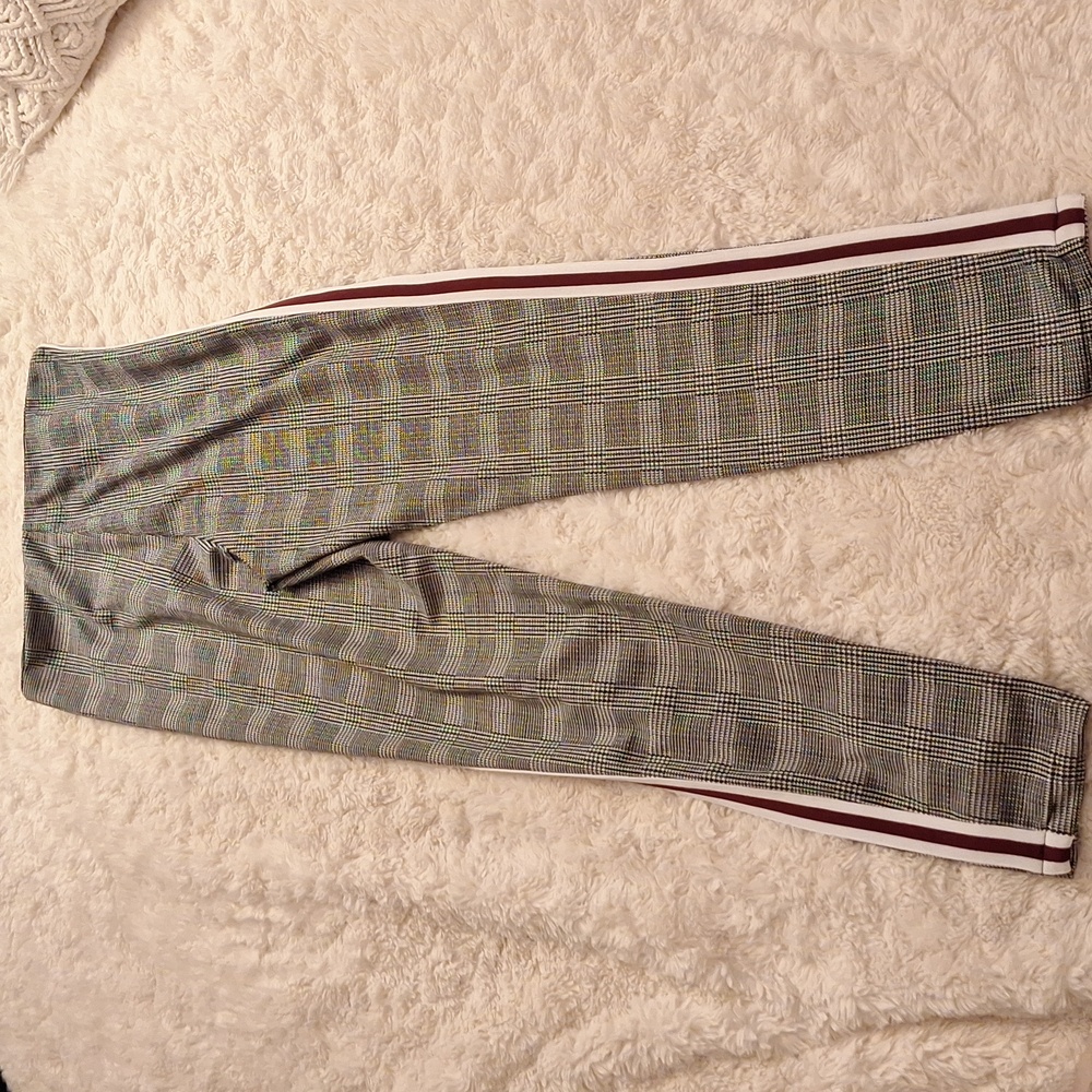 Guess Marcella Stripe Jet Blk Plaid Multi  W/ Maroon & White Stripes on Side SP - Picture 4 of 8